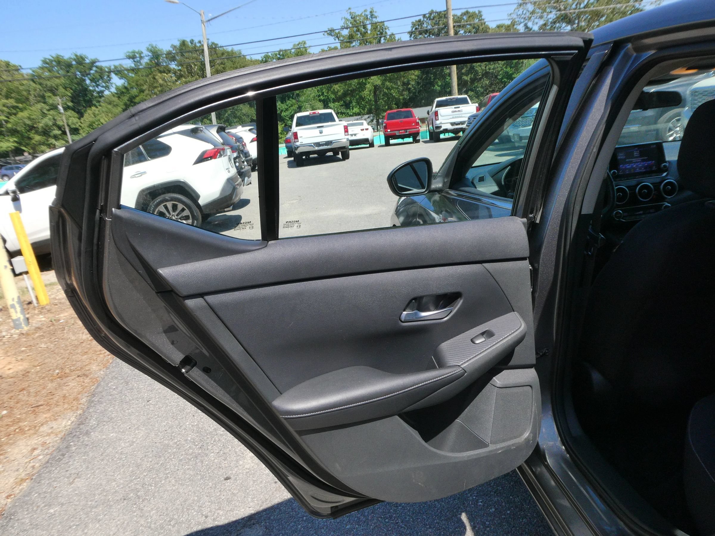 Used 2021 Nissan Sentra SV FWD image 26