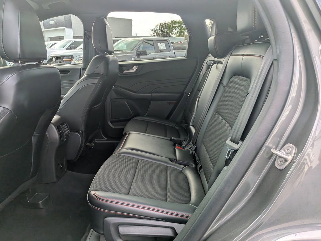 Used 2025 Ford Escape ST-Line FWD image 13