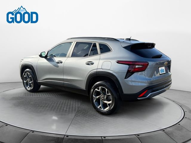 Used 2025 Chevrolet Trax LT w/ Driver Confidence Package image 3