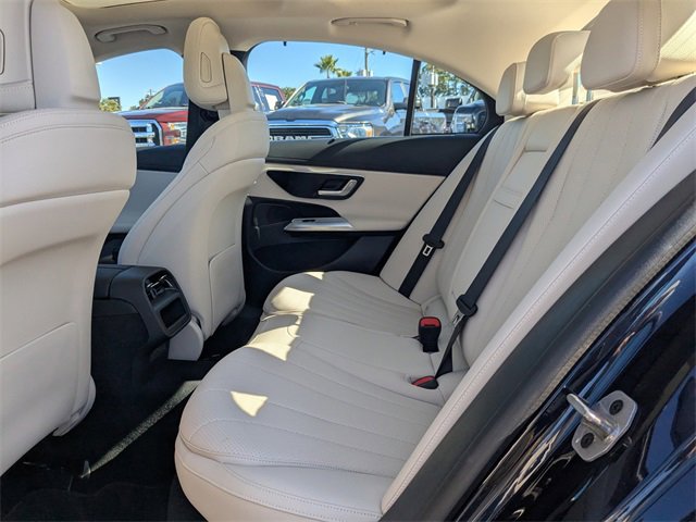 Used 2025 Mercedes-Benz E 350 4MATIC Sedan image 14