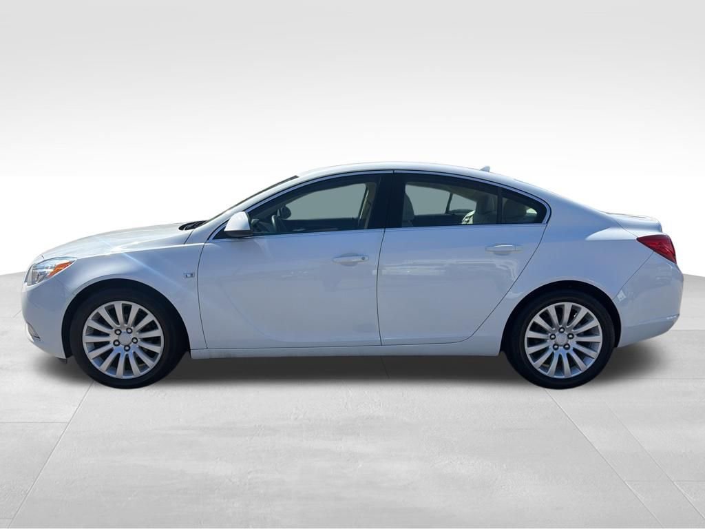 Used 2011 Buick Regal CXL w/ RL2 Preferred Equipment Group FWD image 2