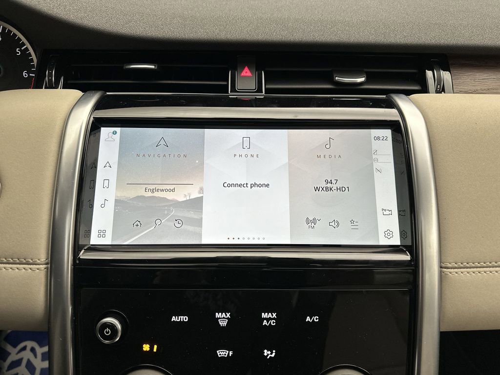 Used 2023 Land Rover Discovery Sport SE image 19