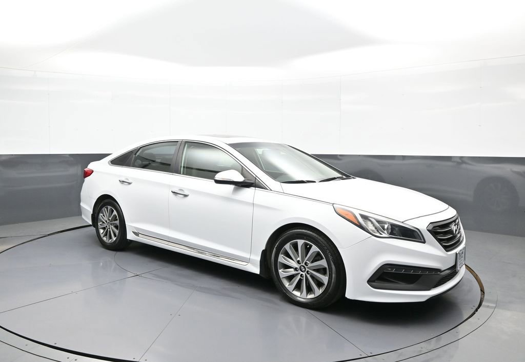 Used 2016 Hyundai Sonata Sport w/ Option Group 03 FWD image 4
