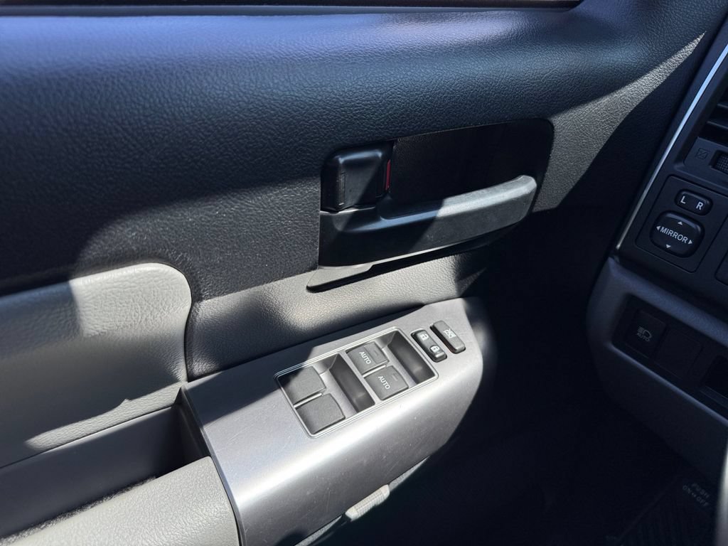 Certified 2019 Toyota Sequoia SR5 AWD/4WD image 11