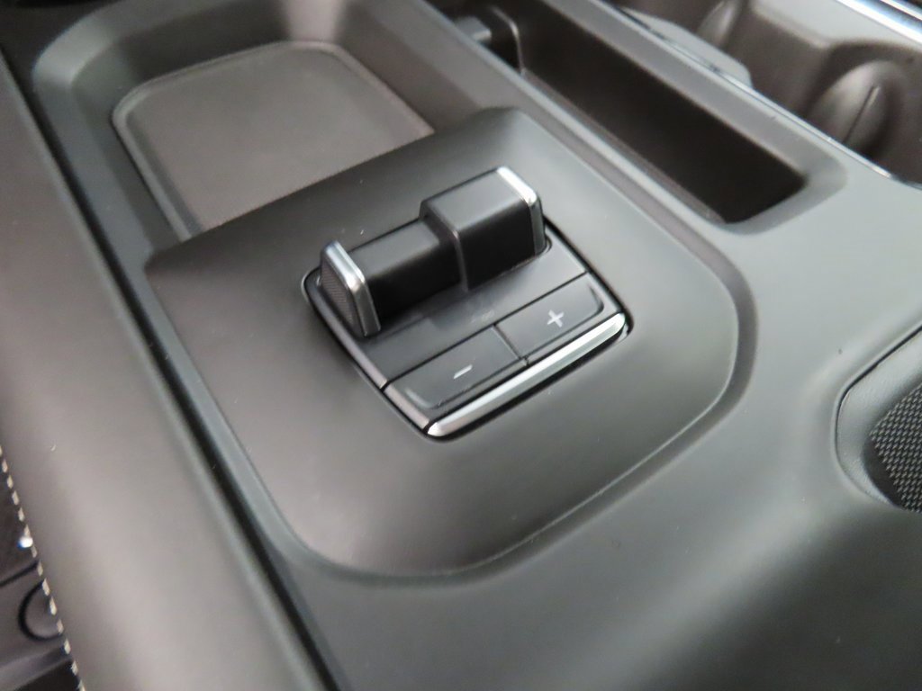 Used 2025 GMC Sierra 2500 AT4X image 72