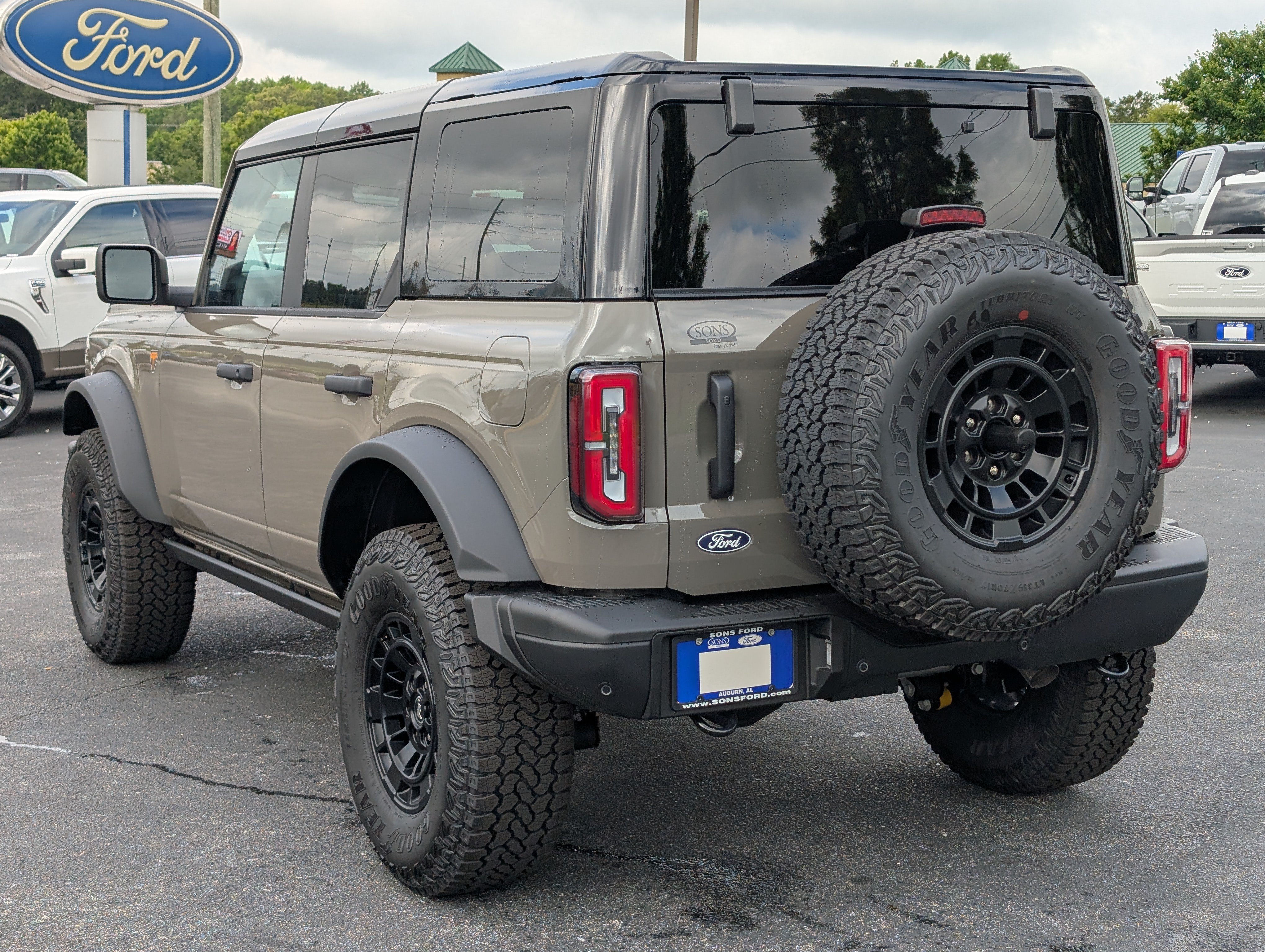 New 2026 Ford Bronco Badlands AWD/4WD image 13