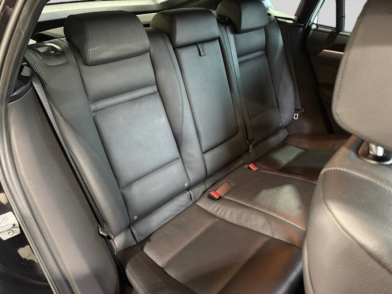 Used 2013 BMW X6 xDrive50i image 16