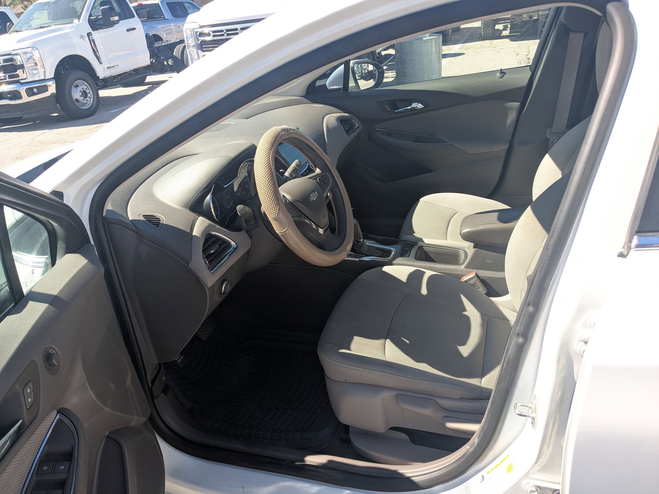 Used 2017 Chevrolet Cruze LT image 17