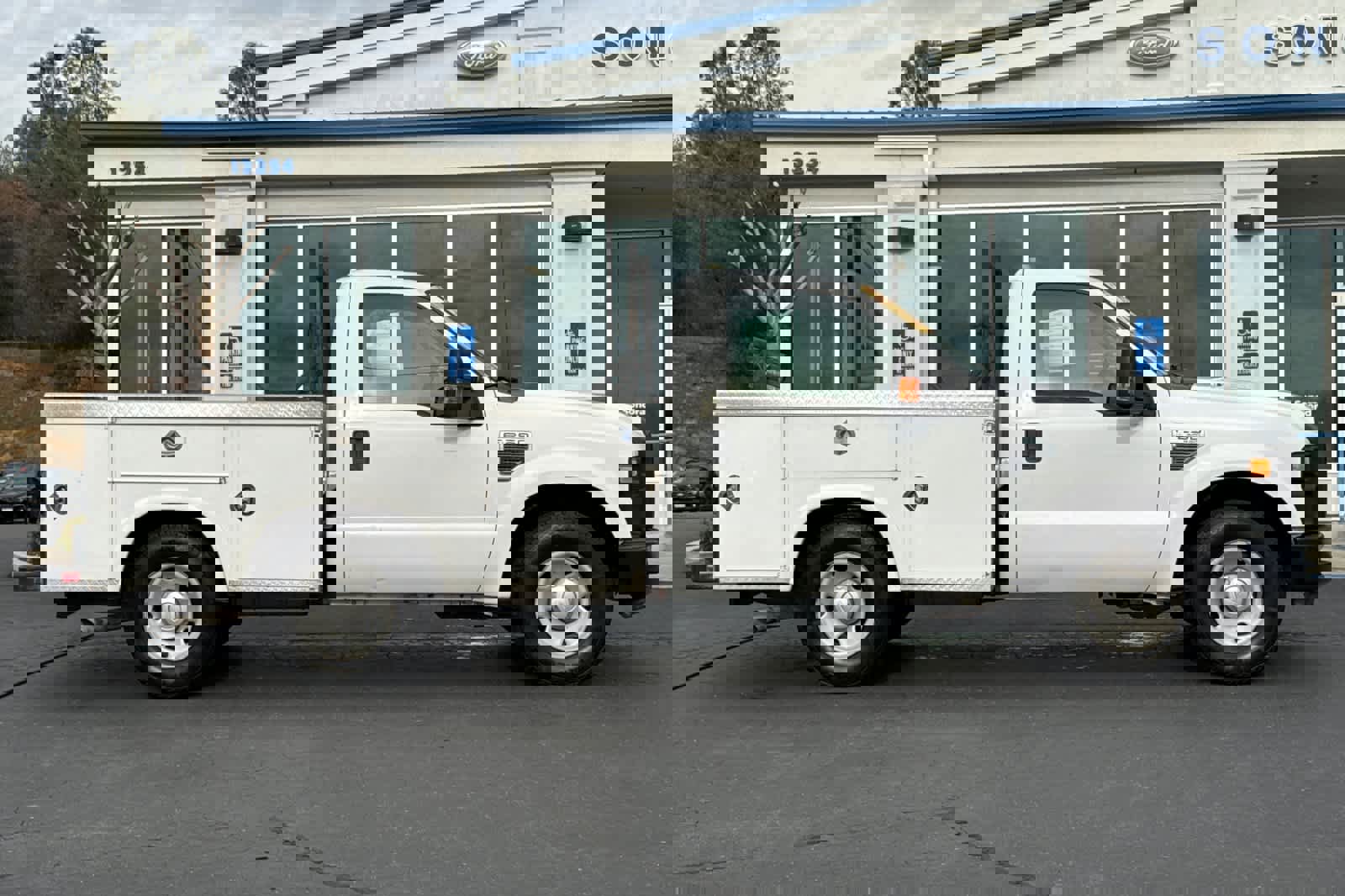 Used 2009 Ford F250 XL image 3