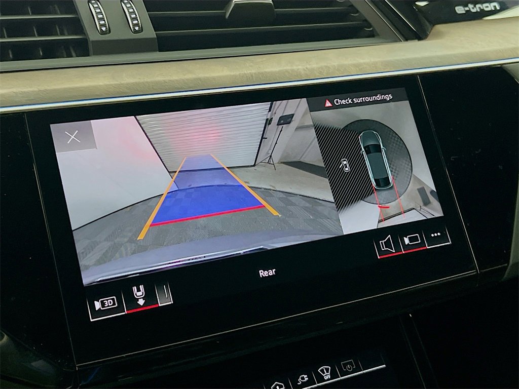 Certified 2022 Audi e-tron Prestige w/ Prestige Package image 17
