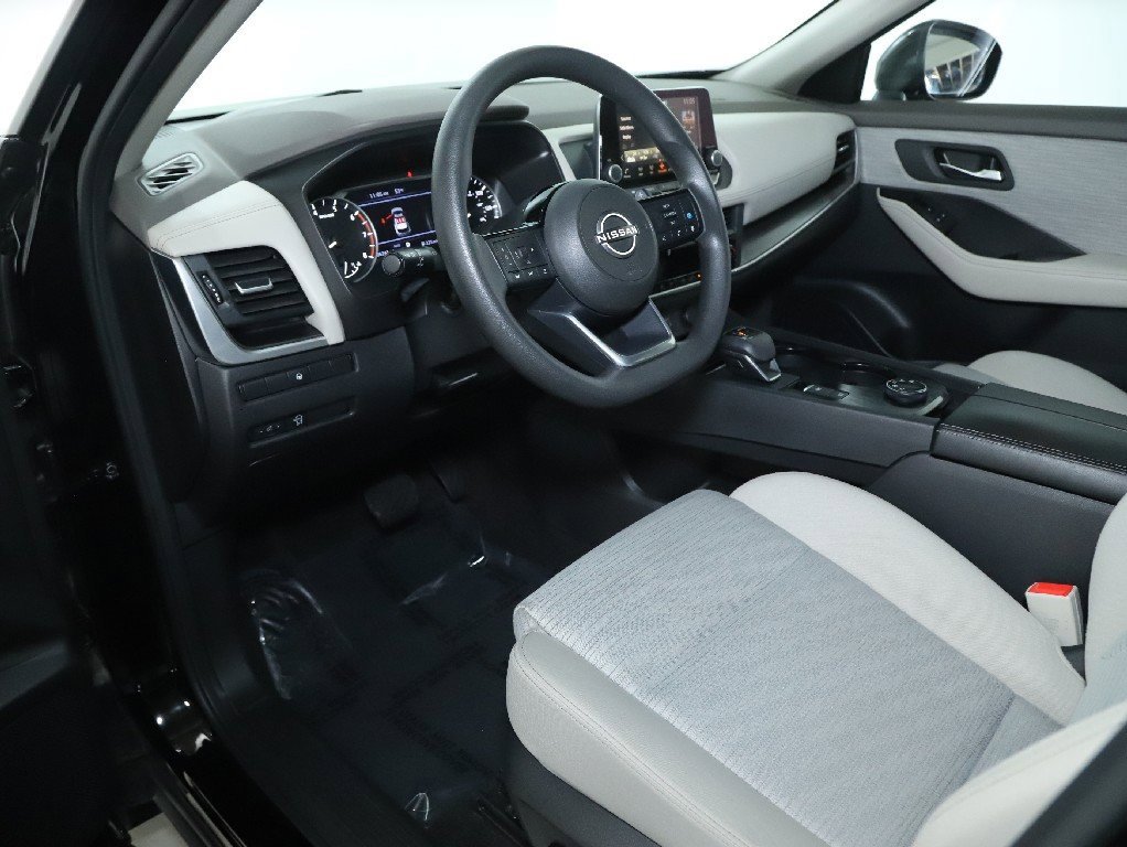 Certified 2023 Nissan Rogue SV image 17