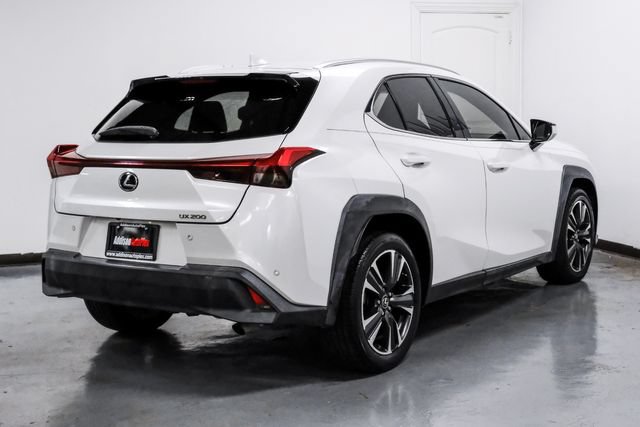 Used 2019 Lexus UX 200 w/ Premium Package FWD image 12