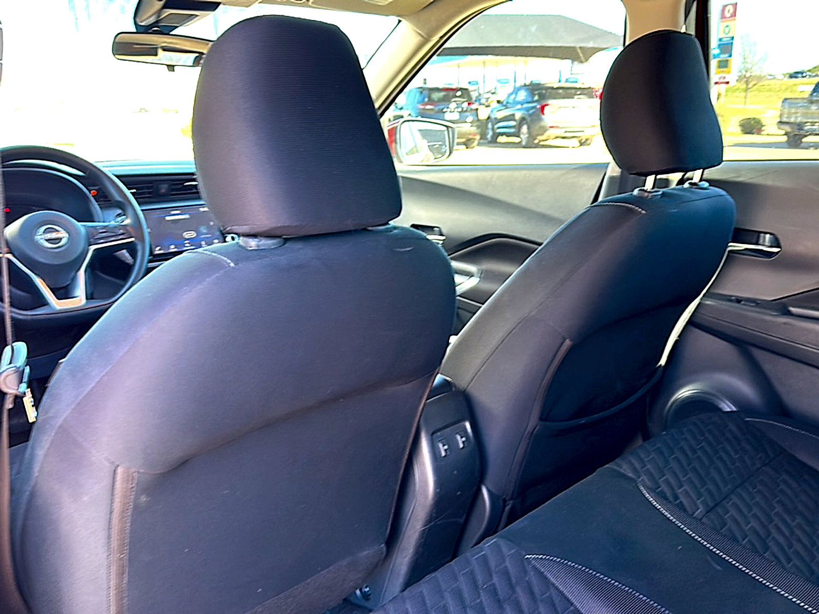 Used 2023 Nissan Kicks SV image 17