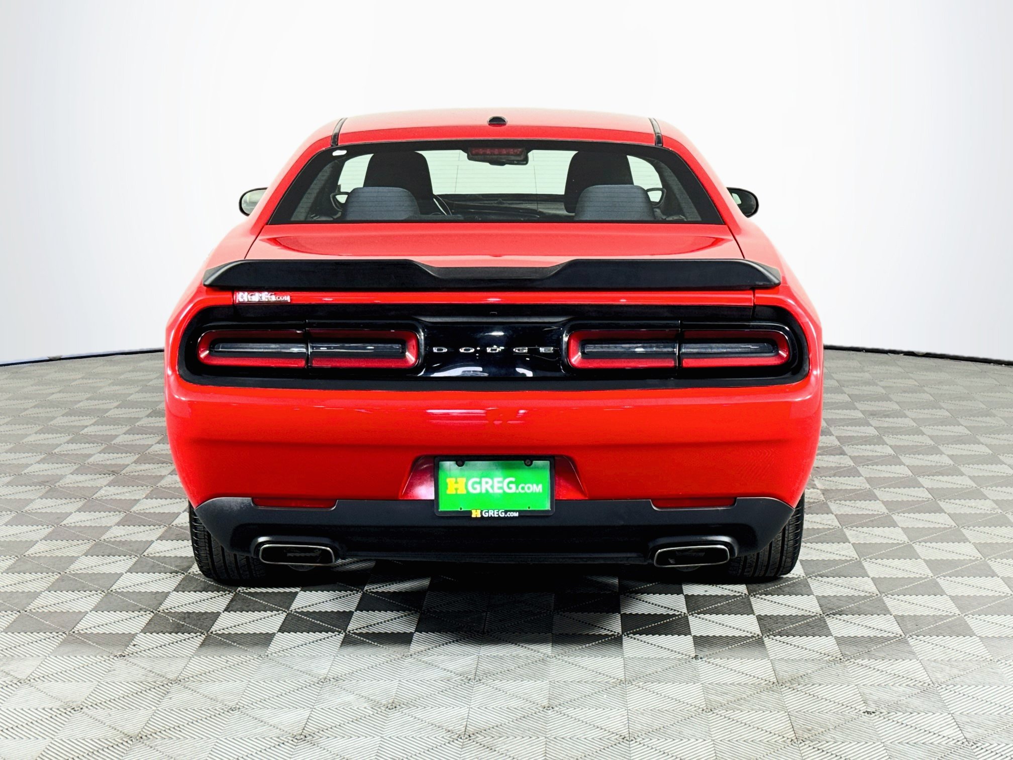 Used 2016 Dodge Challenger SXT RWD image 7