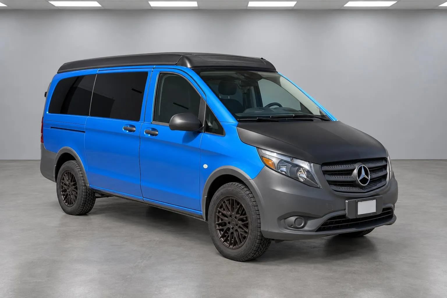 Used 2020 Mercedes-Benz Metris Passenger image 2