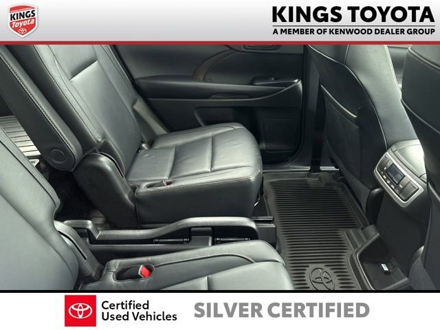 Used 2018 Toyota Highlander XLE AWD/4WD image 9
