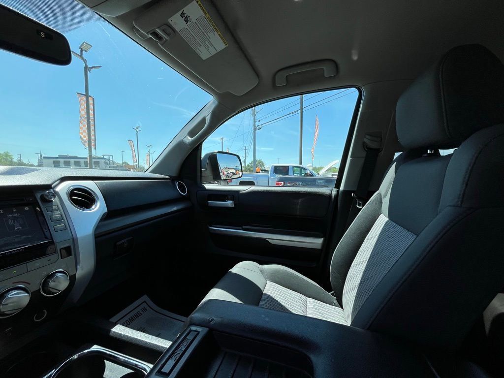 Used 2017 Toyota Tundra SR5 w/ SR5 Upgrade Package AWD/4WD image 15