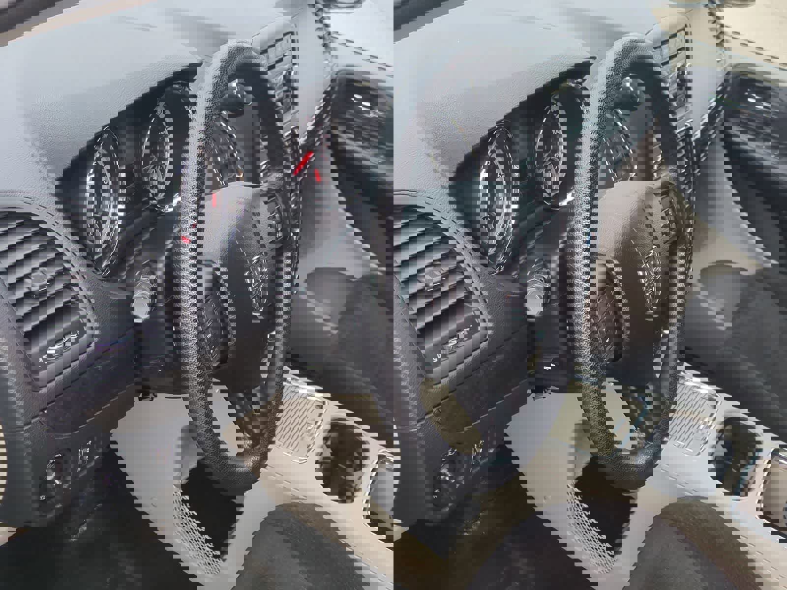 Used 2013 Dodge Grand Caravan SXT image 10