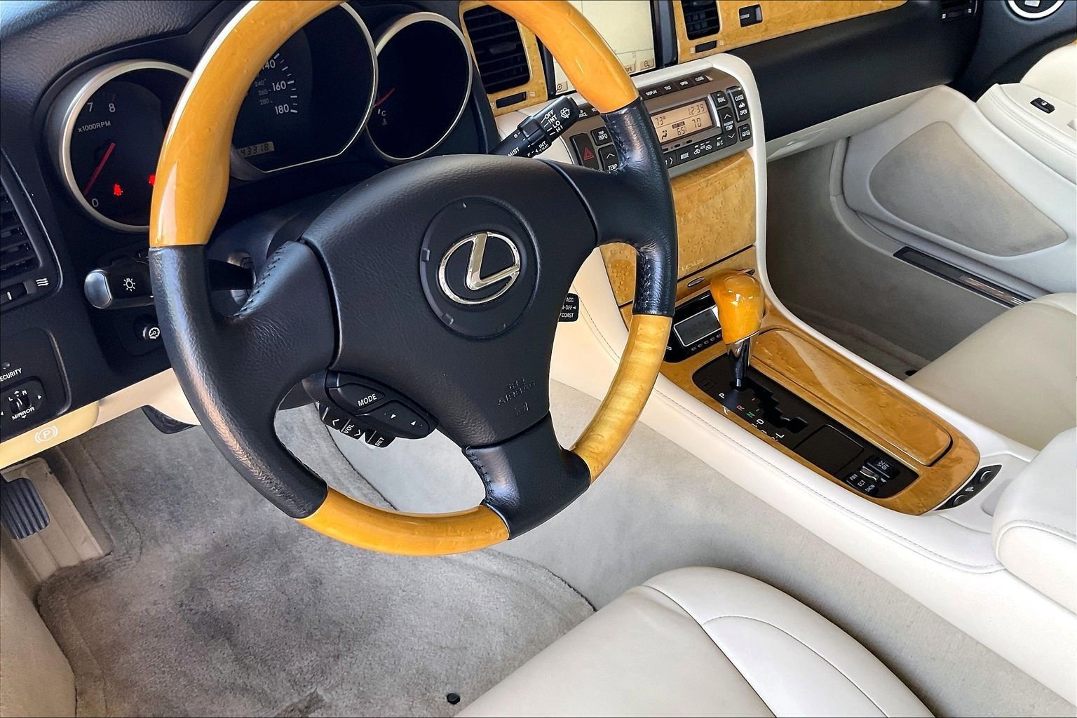 Used 2003 Lexus SC 430 Convertible RWD image 13