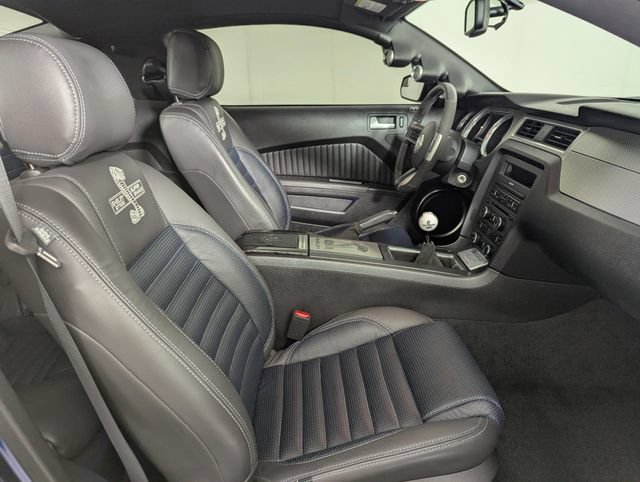 Used 2011 Ford Mustang Shelby GT500 RWD image 27