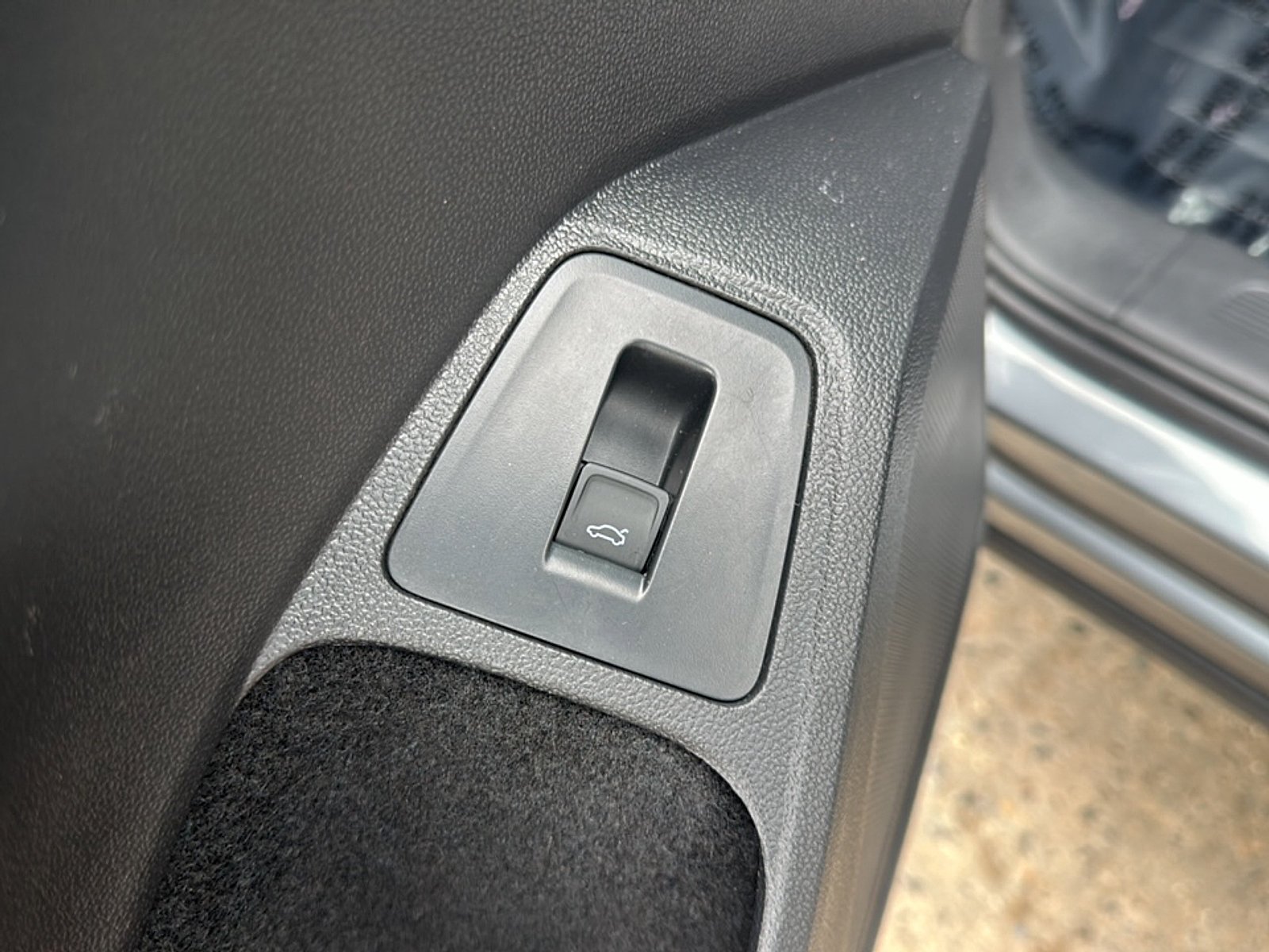 Used 2022 Volkswagen Tiguan SE AWD/4WD image 17