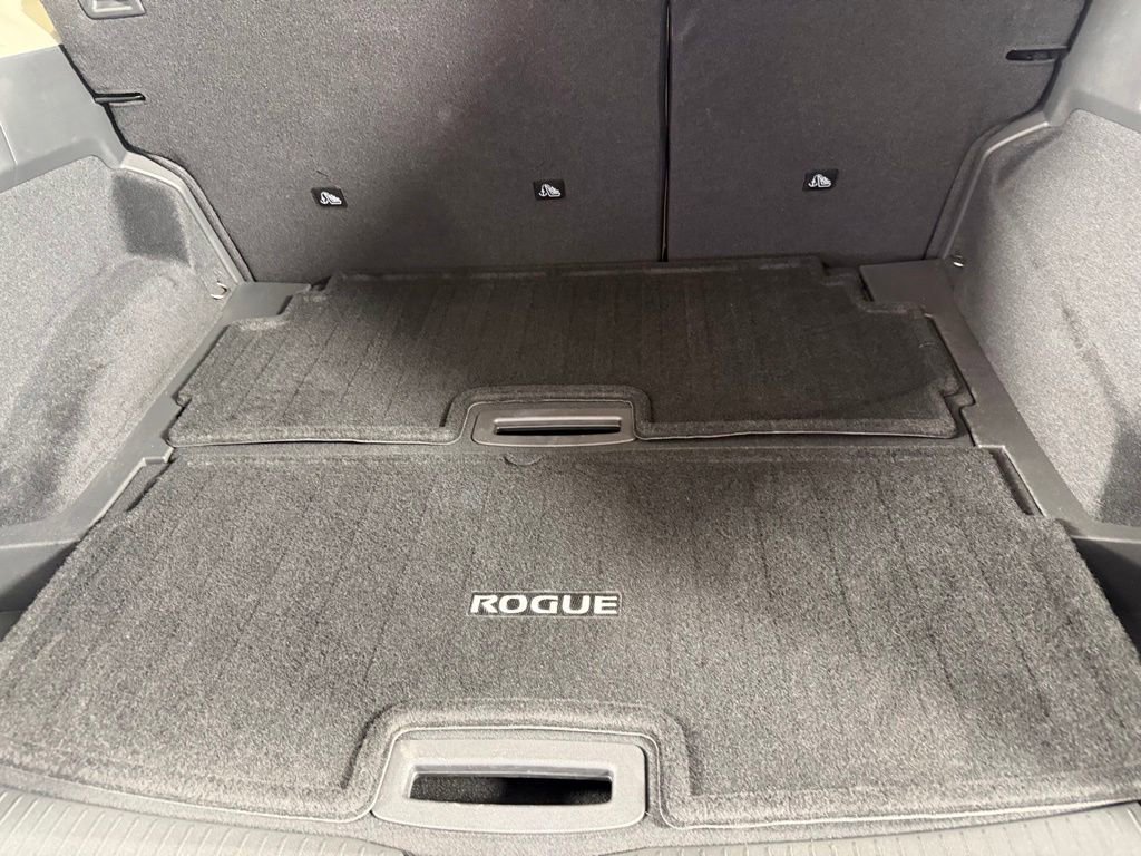 Used 2026 Nissan Rogue Platinum w/ Platinum Premium Package AWD/4WD image 25