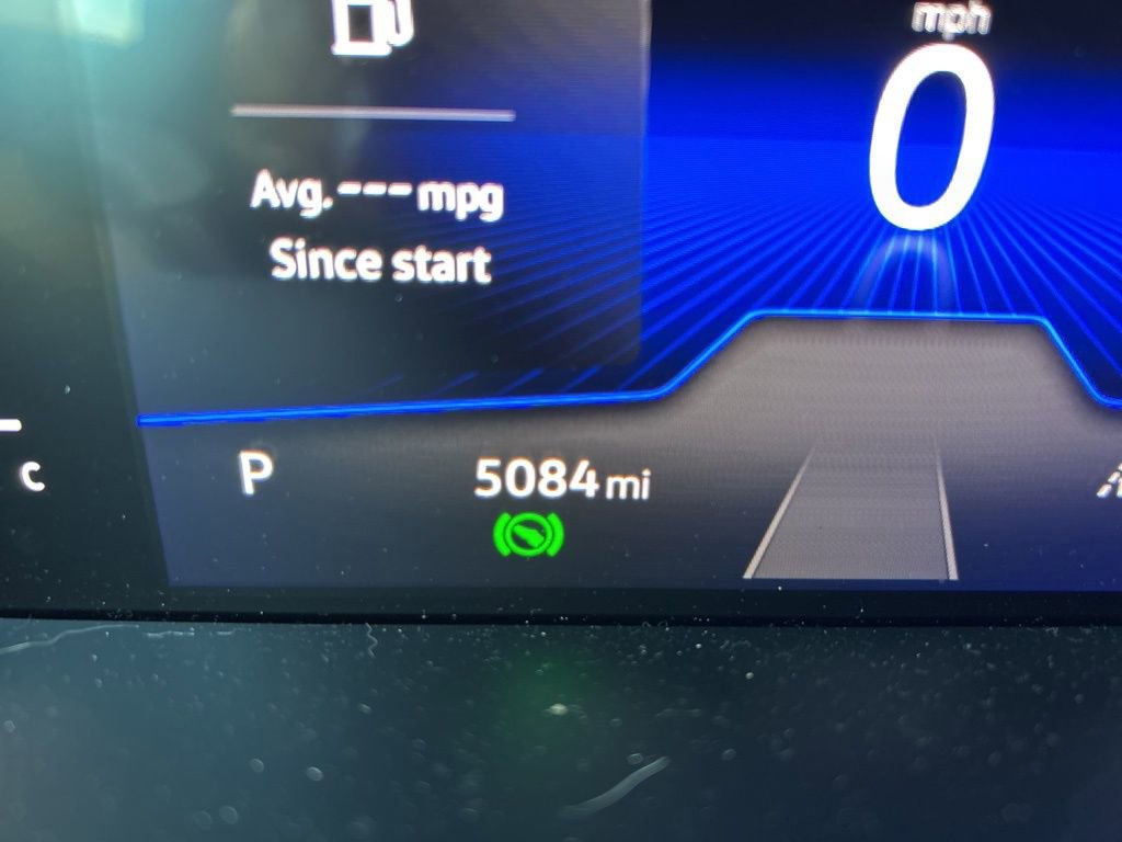 Certified 2025 Volkswagen Taos SE image 18