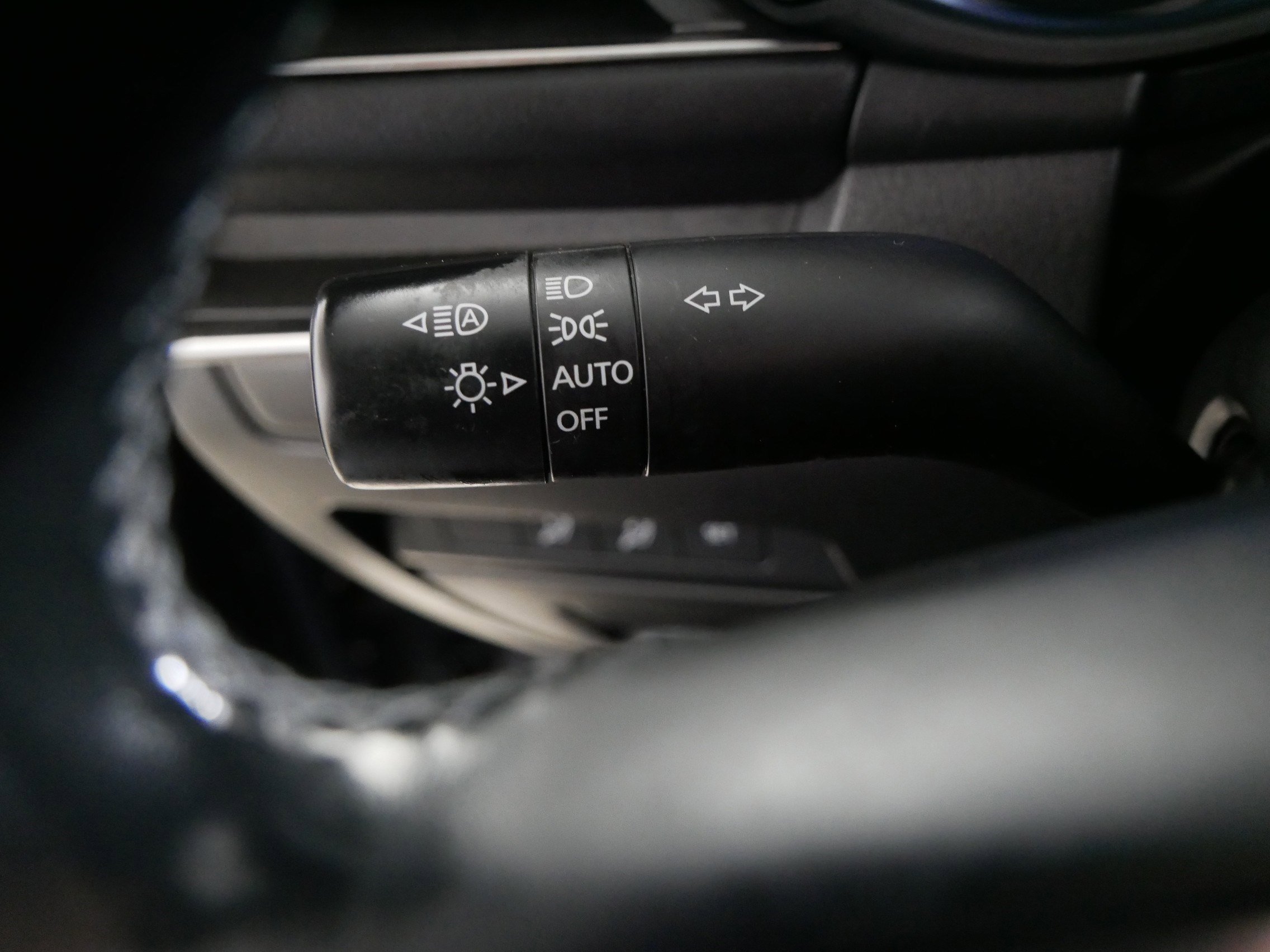 Used 2024 MAZDA MAZDA3 s image 30