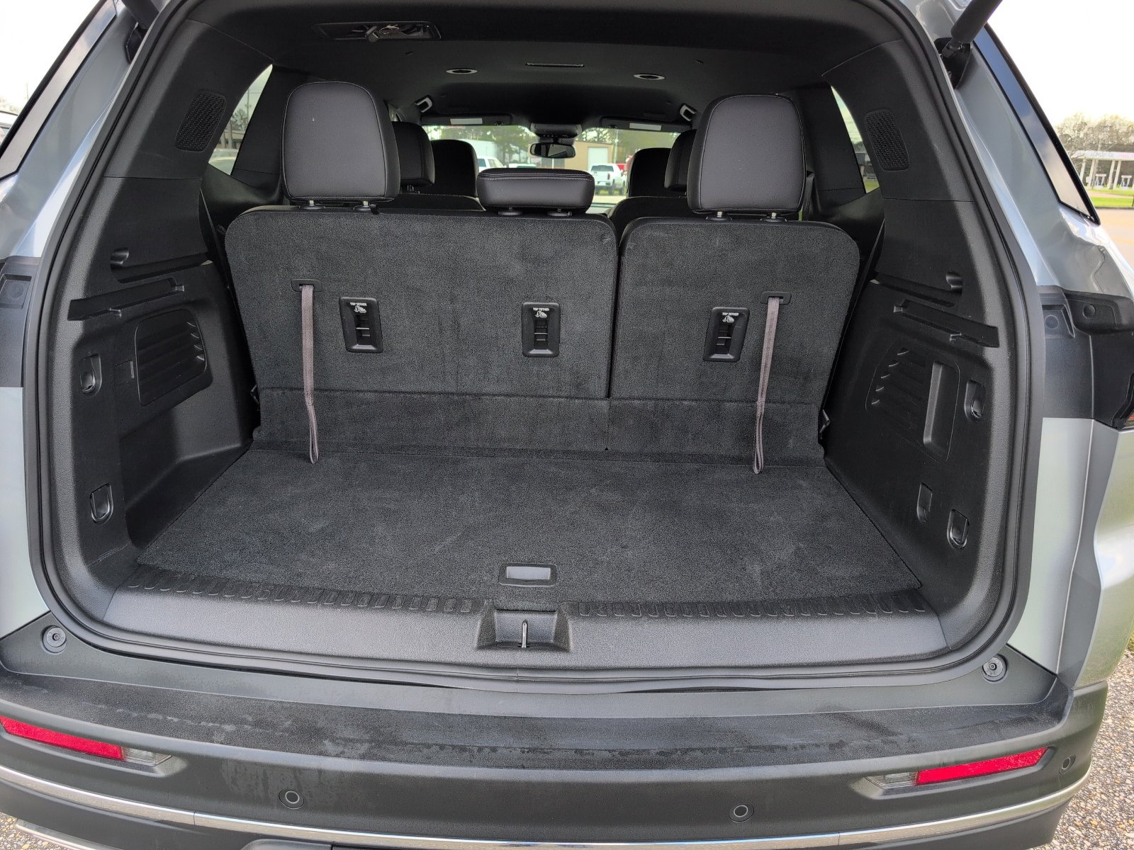 Used 2025 Buick Enclave Preferred image 5