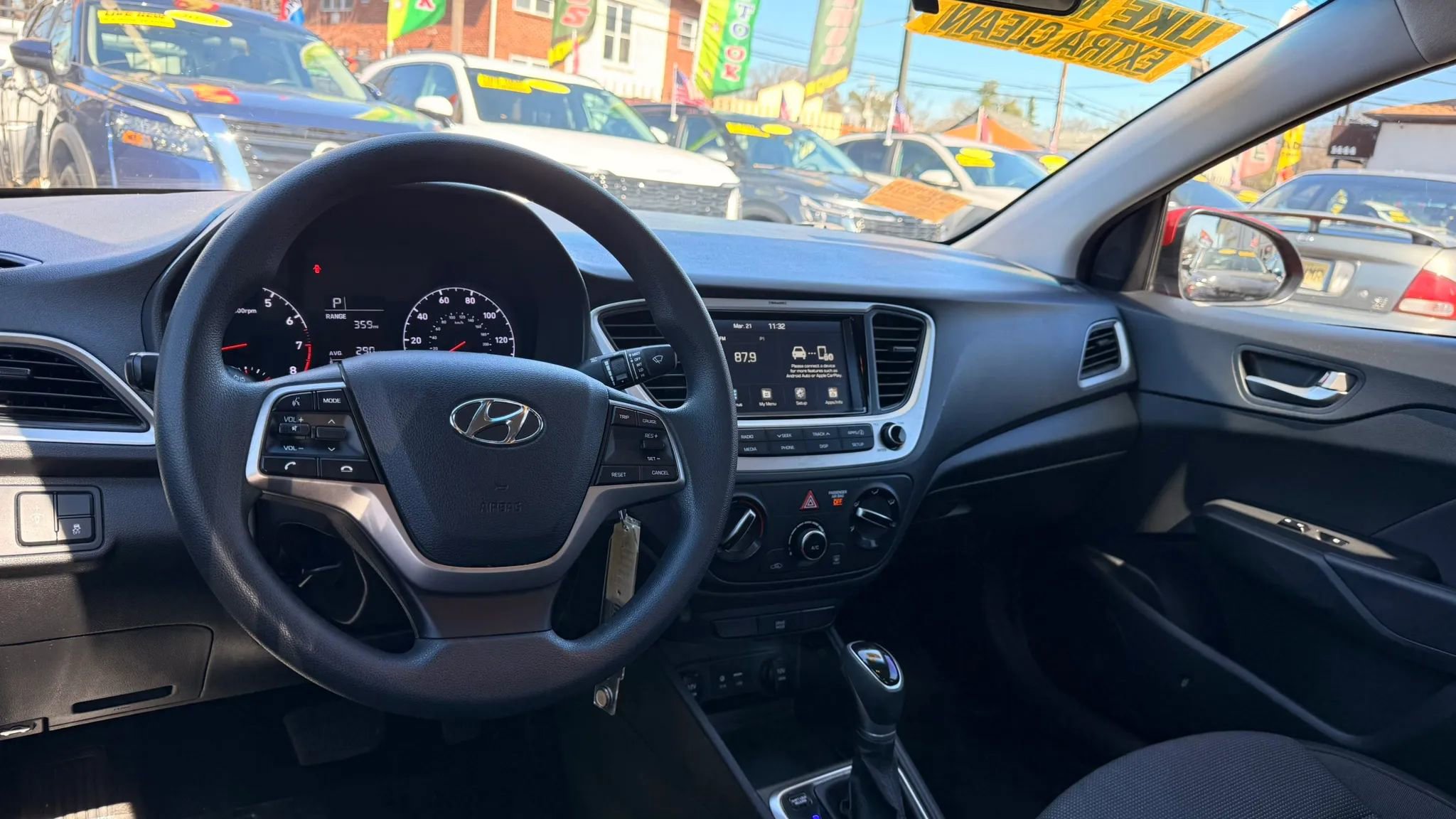 Used 2022 Hyundai Accent SEL image 17