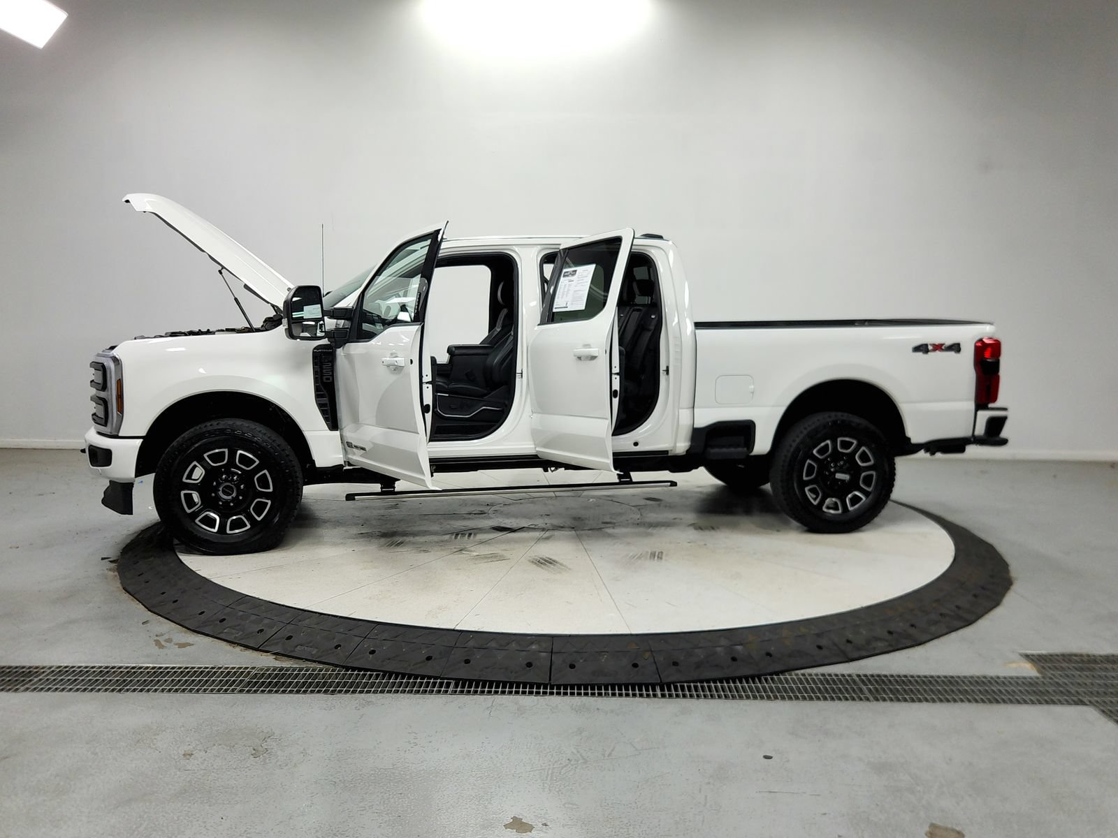 Used 2026 Ford F250 Platinum AWD/4WD image 13