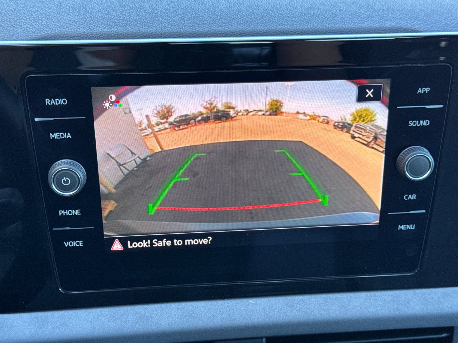 Used 2025 Volkswagen Jetta SE FWD image 21