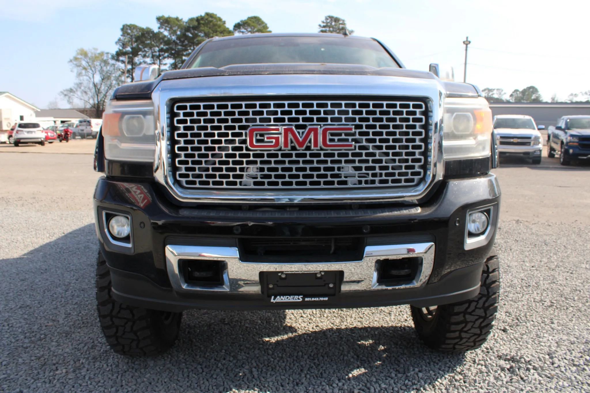 Used 2015 GMC Sierra 2500 Denali w/ Duramax Plus Package image 4