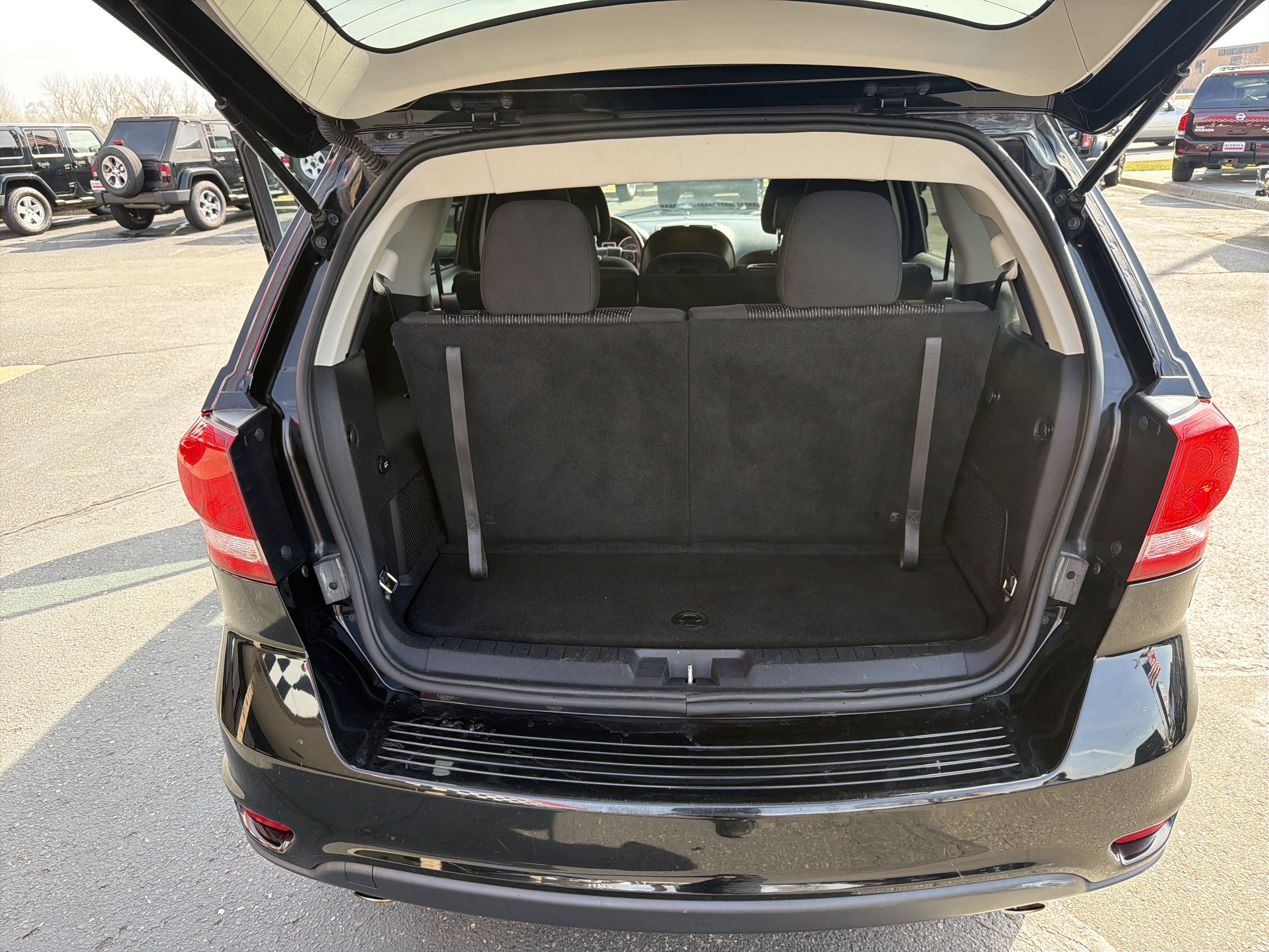 Used 2015 Dodge Journey SXT w/ Flexible Seating Group image 27