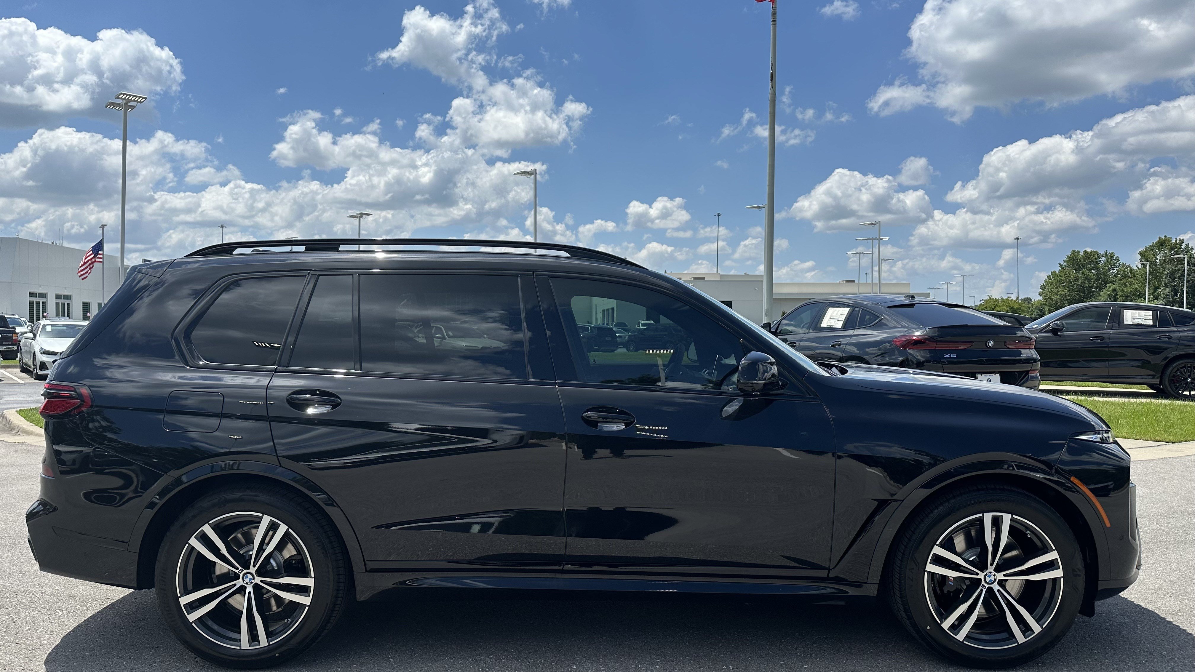 New 2027 BMW X7 xDrive40i w/ M Sport Package AWD/4WD image 10