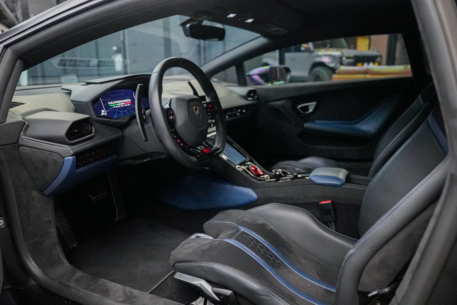Used 2023 Lamborghini Huracan Tecnica RWD image 29