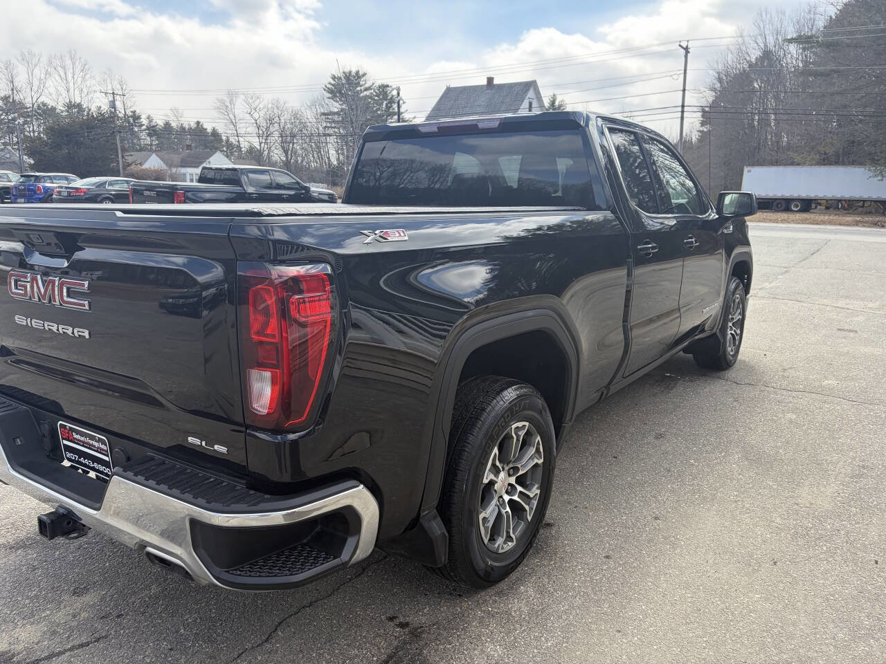 Used 2023 GMC Sierra 1500 SLE w/ X31 Off-Road Package image 7