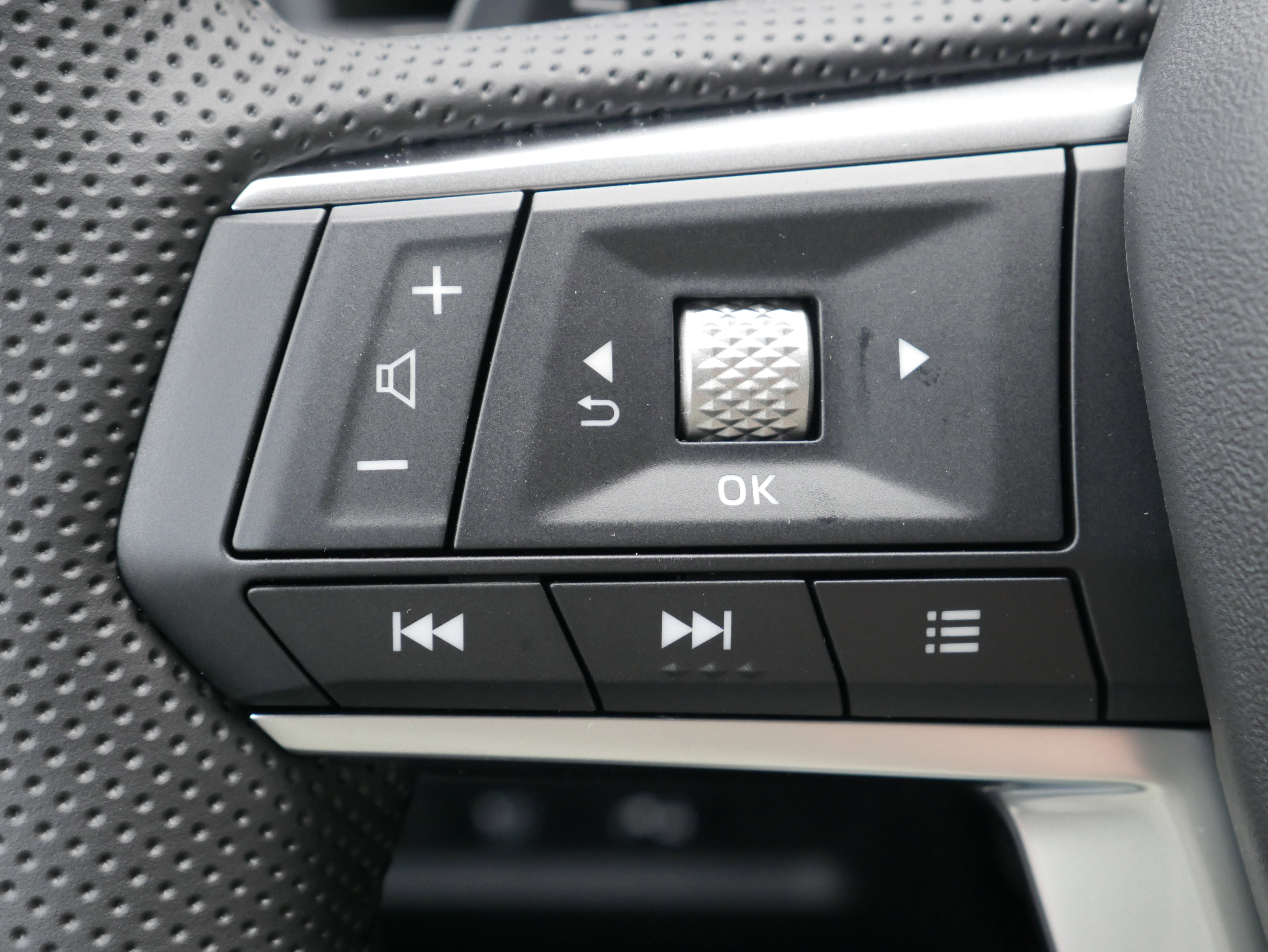 New 2025 Mitsubishi Outlander 4WD Plug-In Hybrid image 23