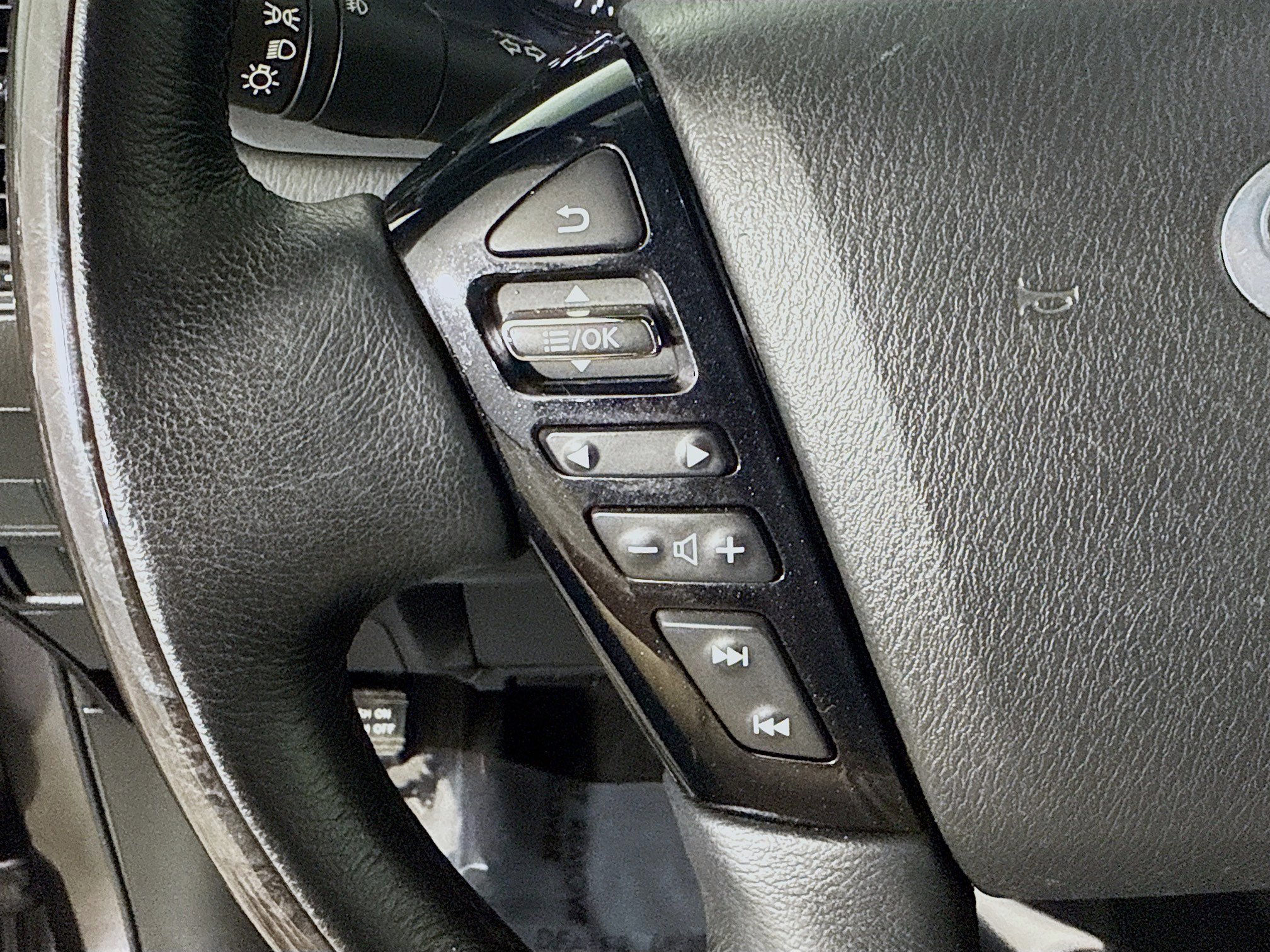 Used 2022 INFINITI QX80 Sensory w/ All-Season Package image 14