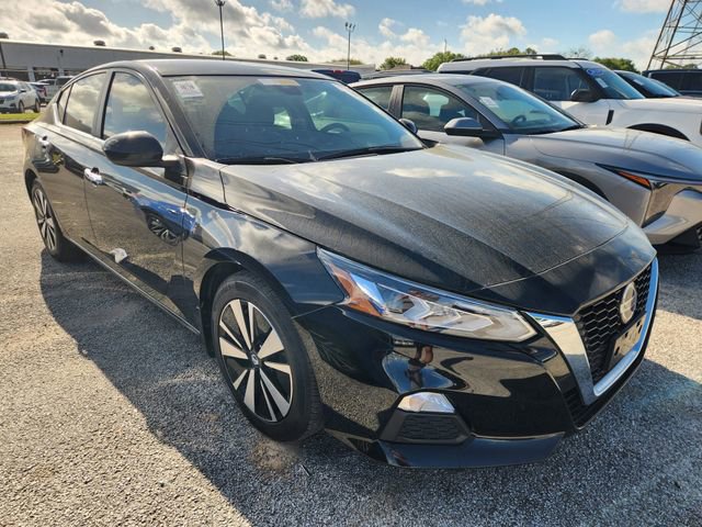Used 2022 Nissan Altima 2.5 SV image 1