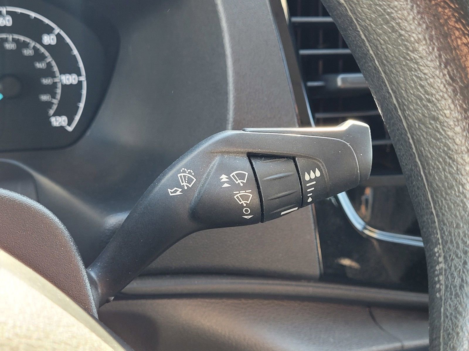 Used 2023 Ford Transit 350 XLT image 19