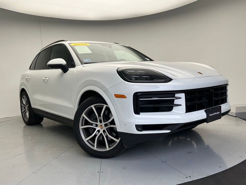 Used 2025 Porsche Cayenne image 24