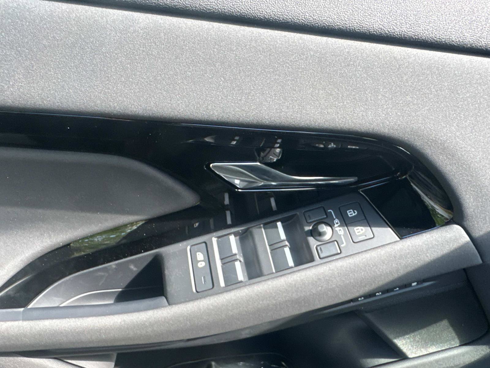 New 2026 Land Rover Range Rover Evoque S image 18