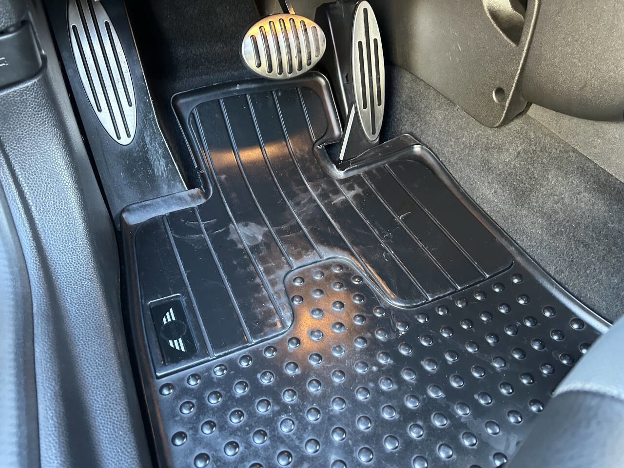 Used 2009 MINI Cooper S w/ Premium Pkg image 13