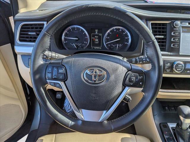 Used 2015 Toyota Highlander XLE AWD/4WD image 14