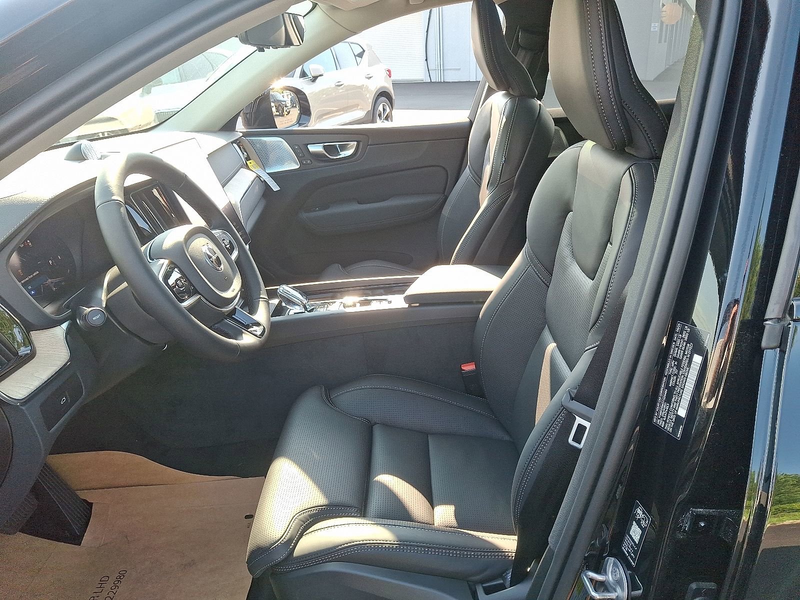 New 2026 Volvo XC60 B5 Ultra w/ Protection Package Premier image 13