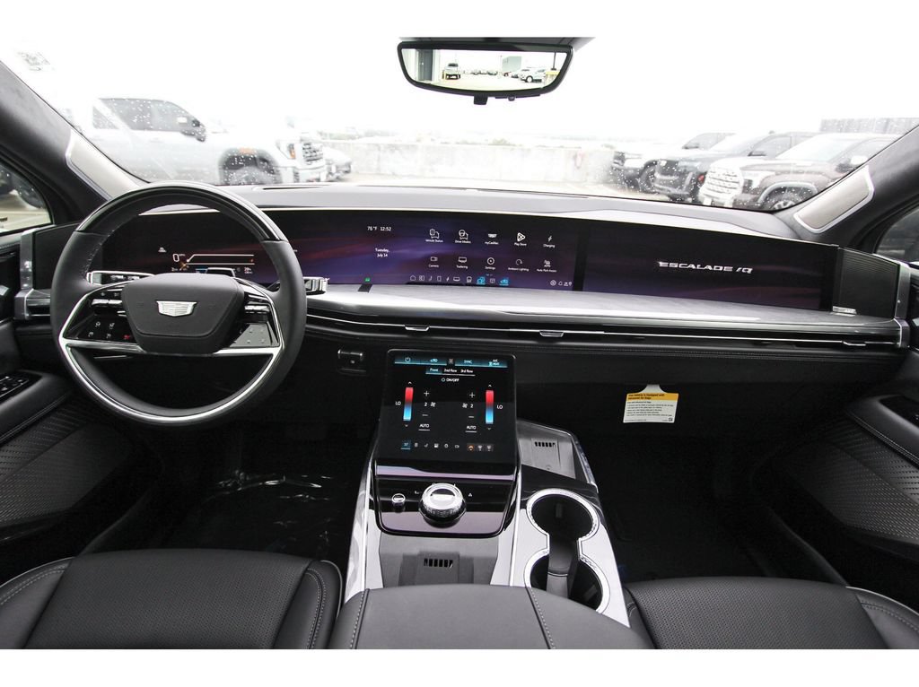 New 2026 Cadillac Escalade IQ Sport 2 w/ LPO, ONYX Package AWD/4WD image 9