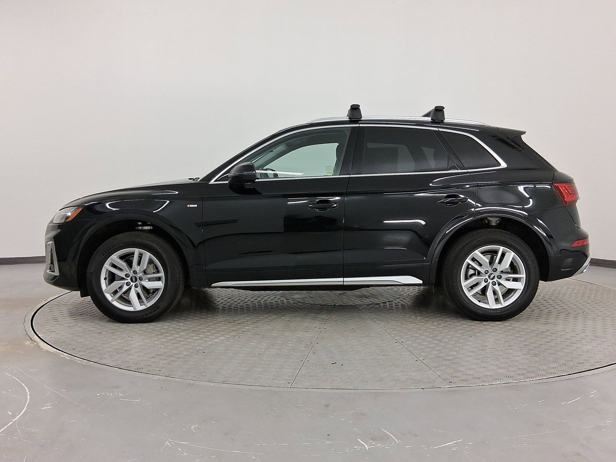 Used 2023 Audi Q5 2.0T Premium image 2