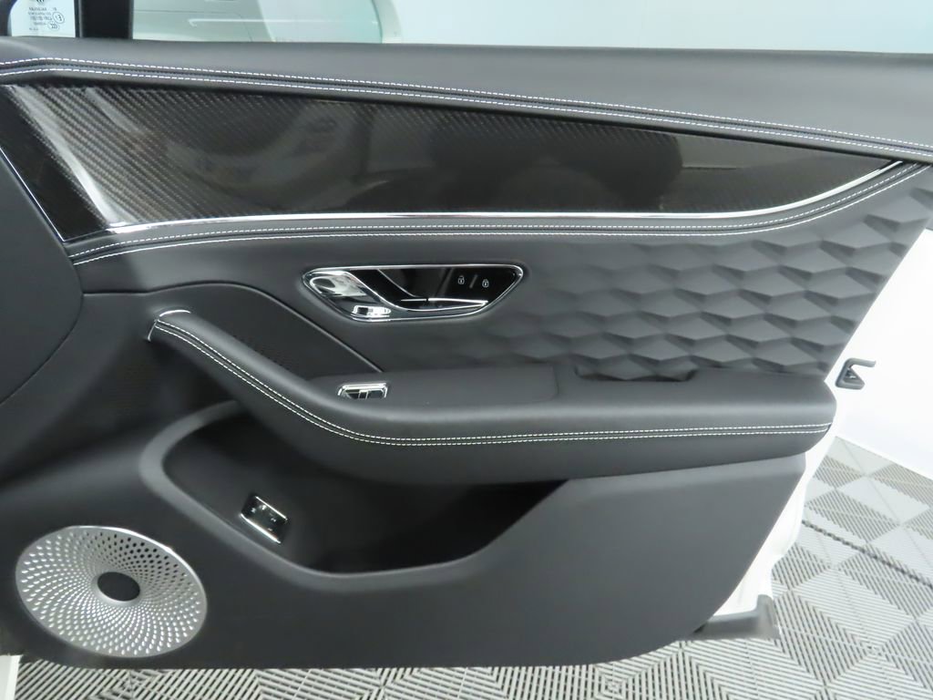 Used 2025 Bentley Flying Spur Plug-In Hybrid image 26