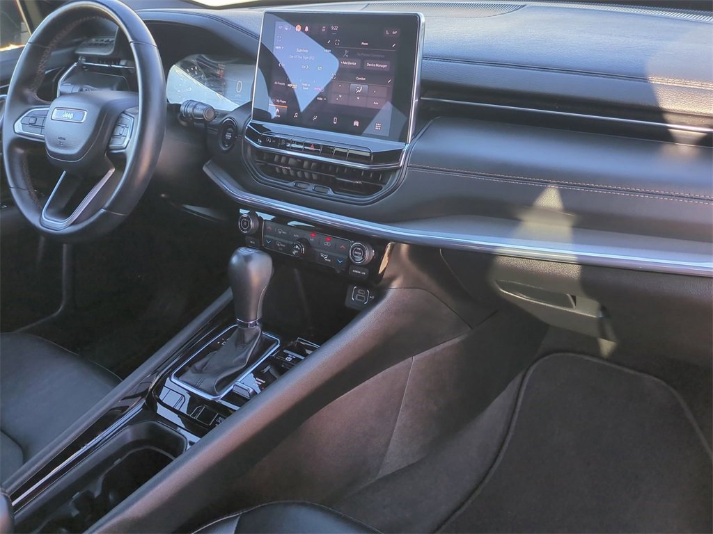 Used 2022 Jeep Compass Limited image 27